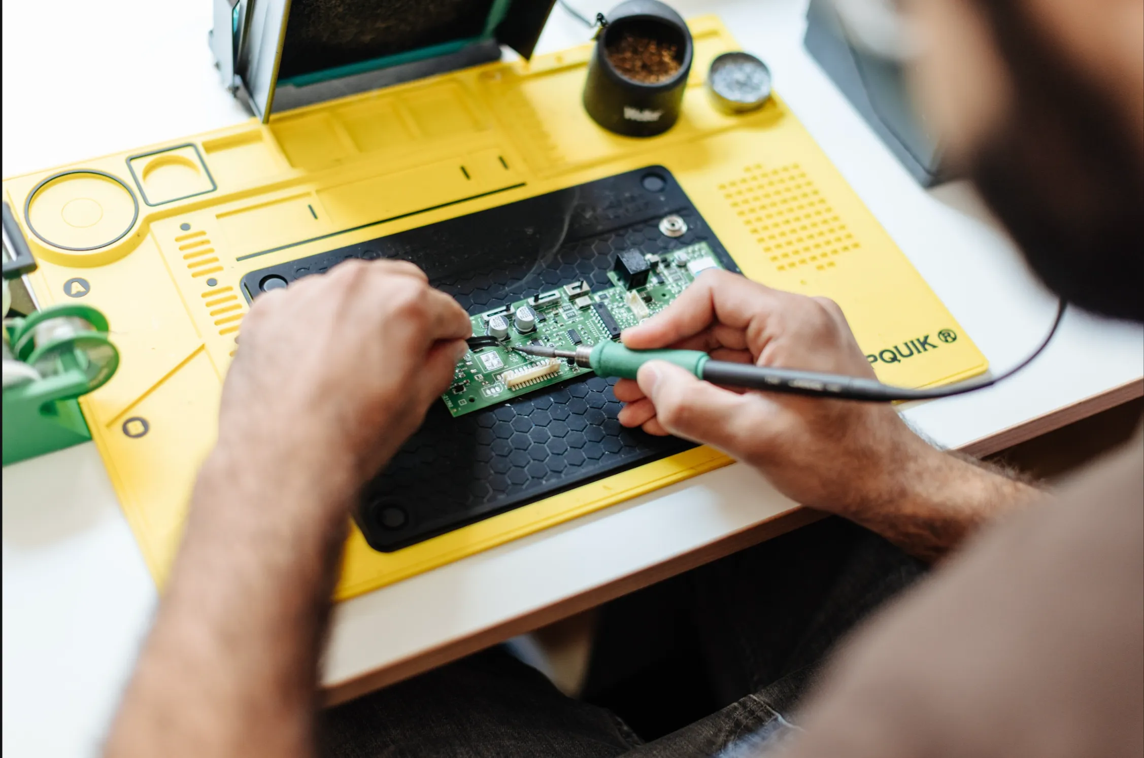 Fine-pitch rework on a prototype board